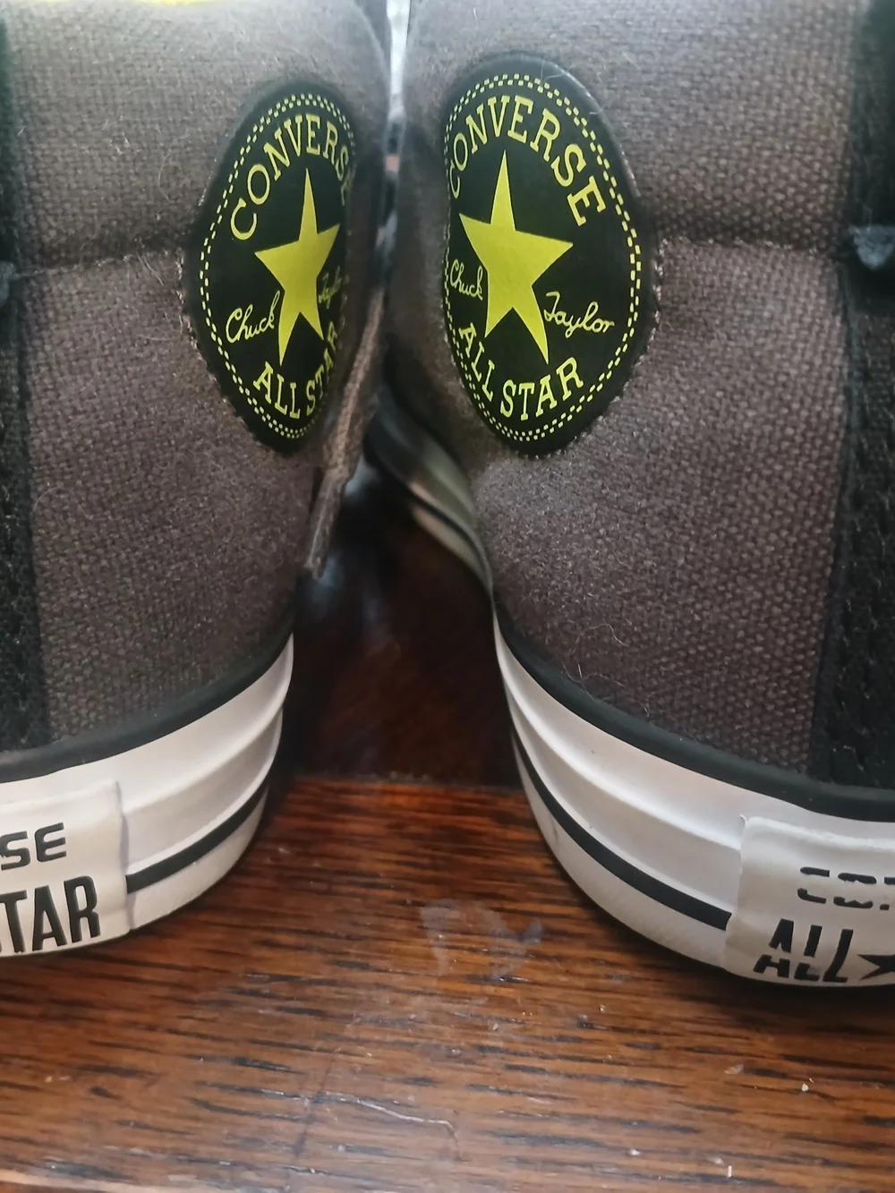 Converse Kids All Star Low-Top Sneakers in Charcoal with Lime Lining